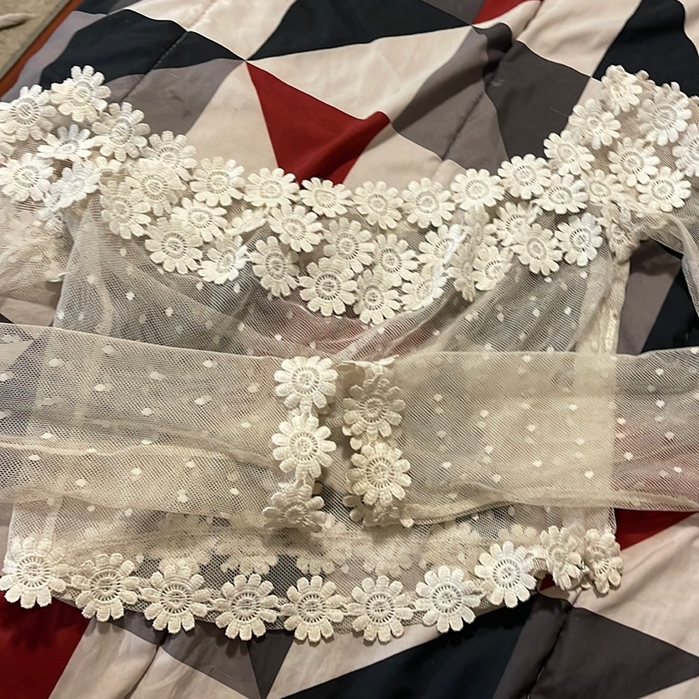See through shirt floral in white good for crop tops size small like new